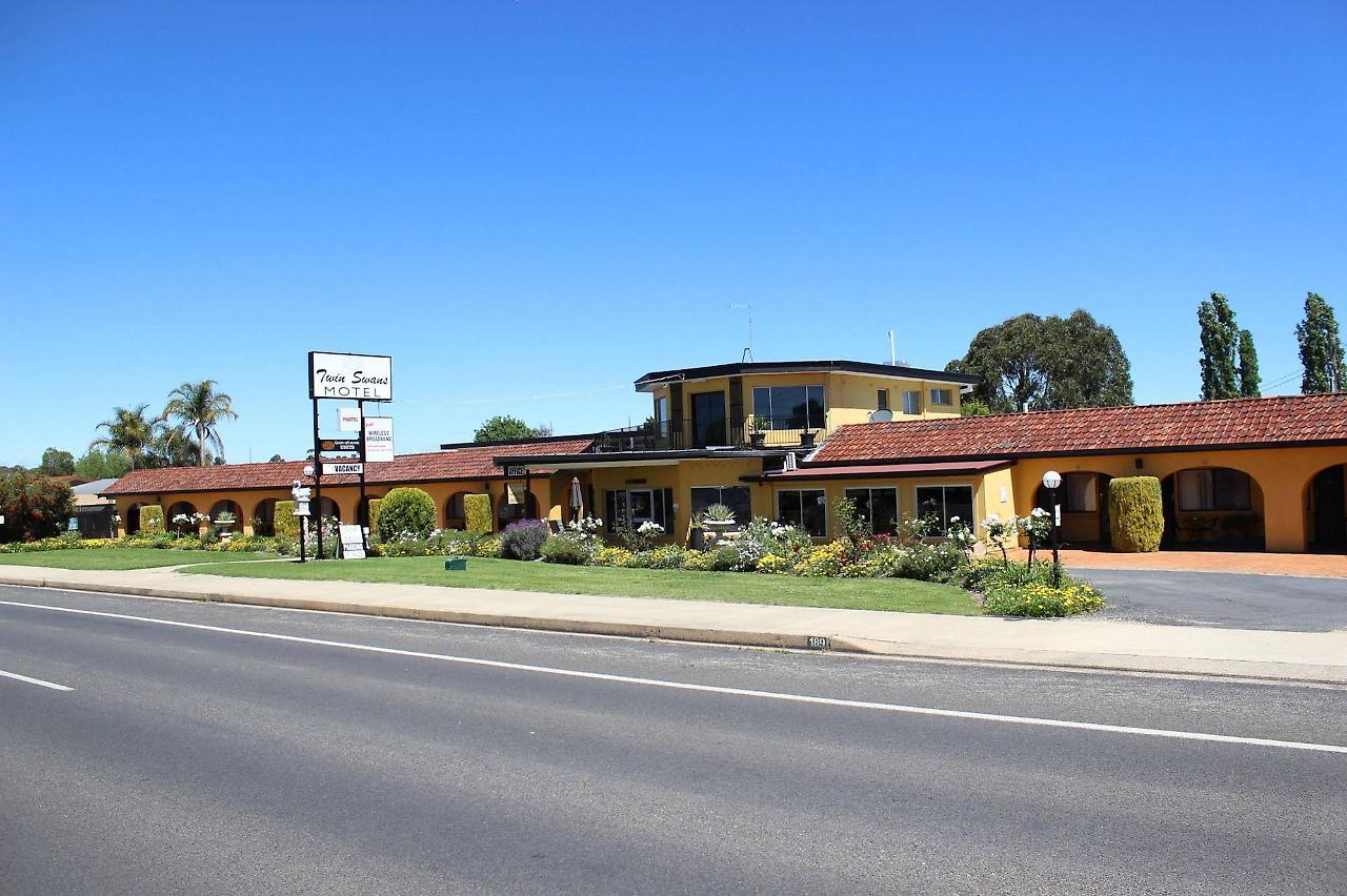 Twin Swans Motel Инверелл Экстерьер фото