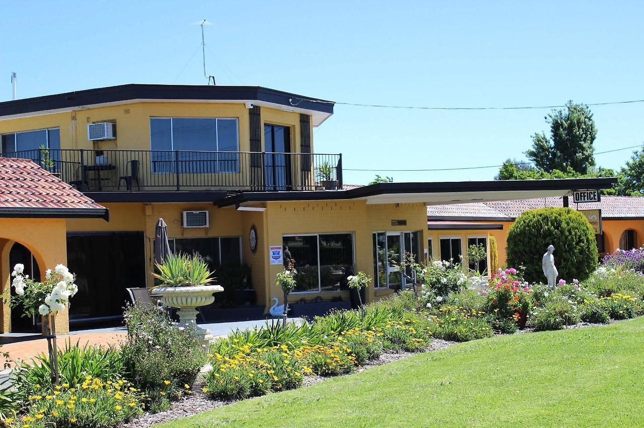 Twin Swans Motel Инверелл Экстерьер фото