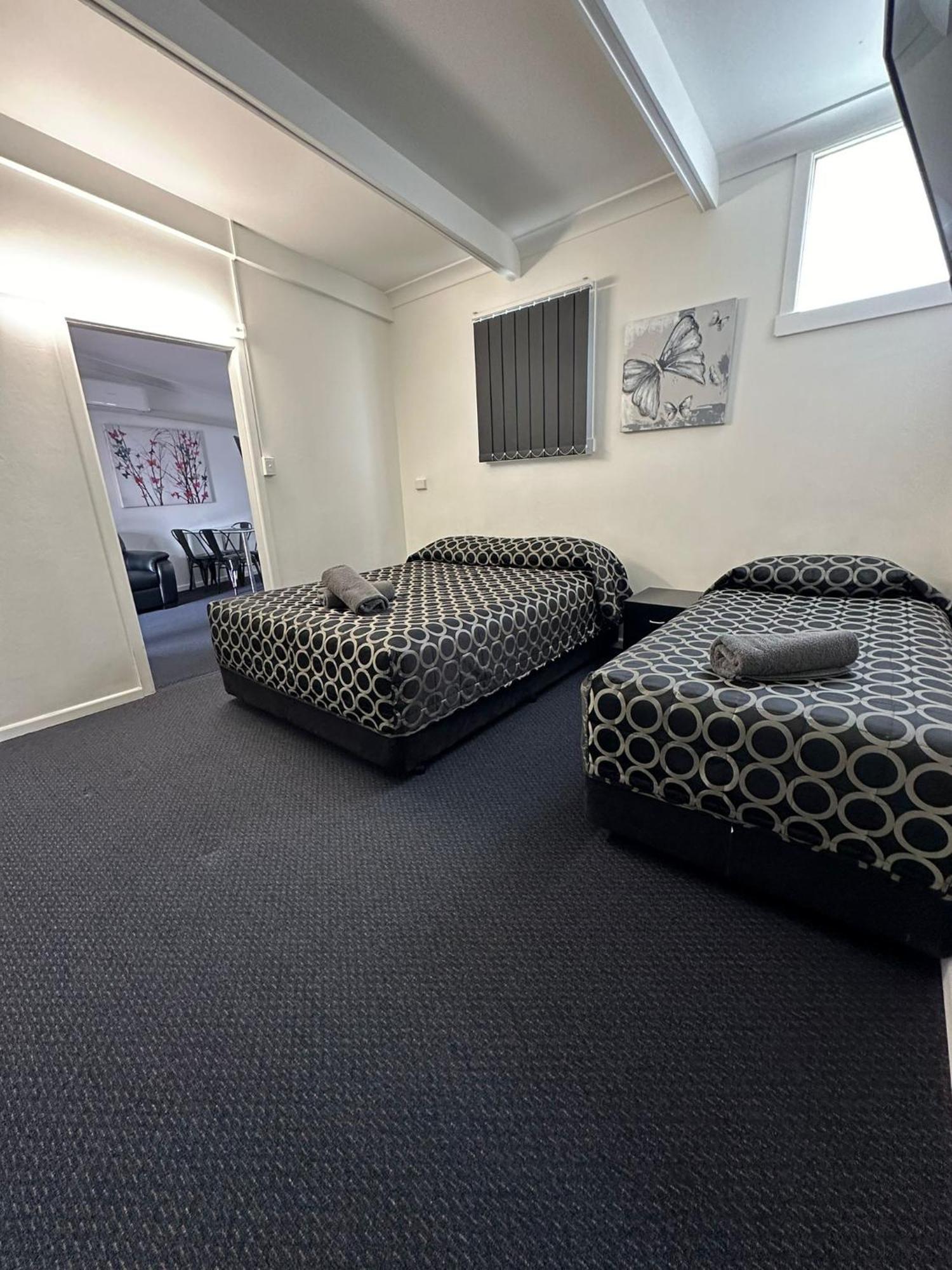 Twin Swans Motel Инверелл Экстерьер фото