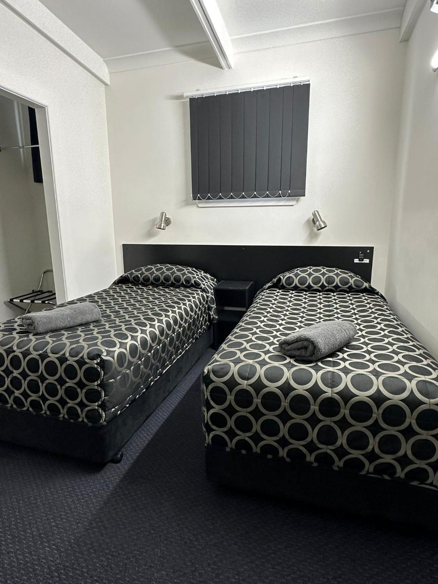 Twin Swans Motel Инверелл Экстерьер фото